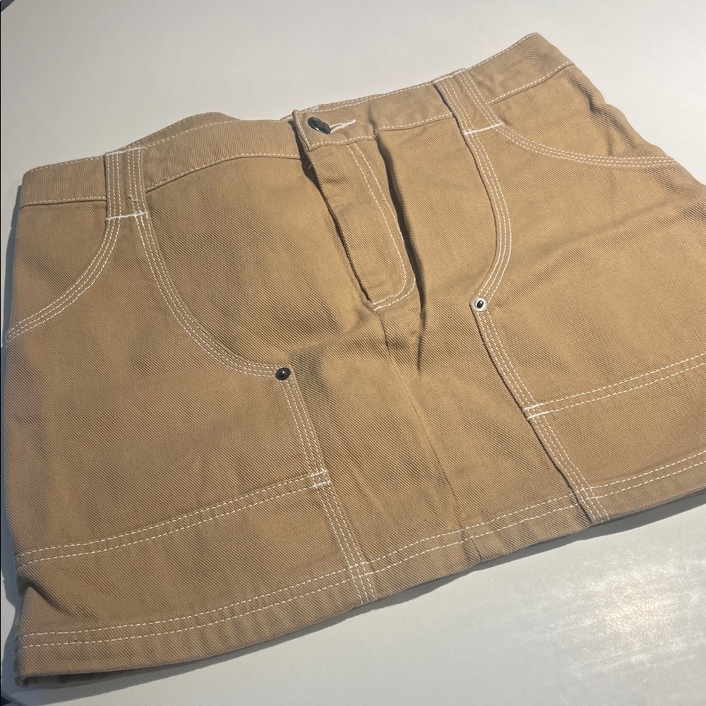 Divided Beige Skirt with Contrast Stitching